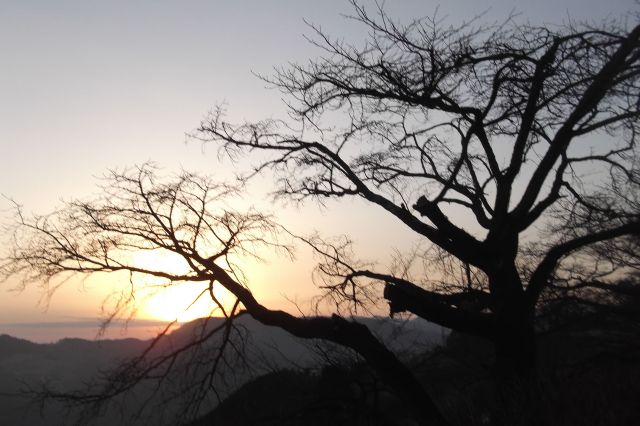 蓑山(埼玉県秩父郡皆野町)日の出 2018年冬